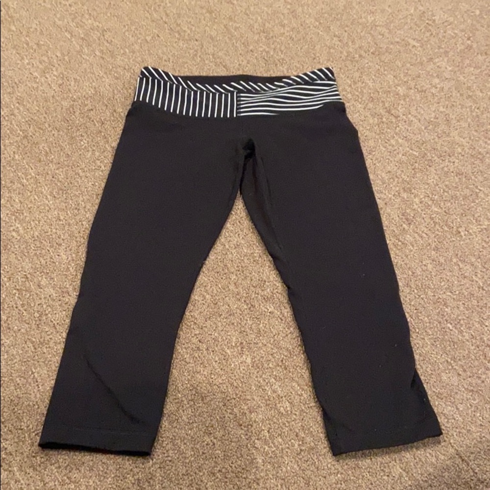 Lululemon black leggings with striped band